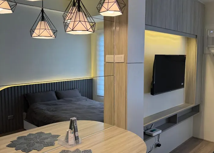 Apartment Unit 5 Mins To It Park With Pool, Wifi & Netflix *